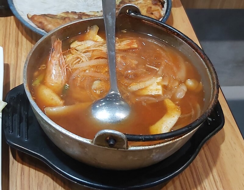 韓天閣韓式料理專門店吃三人分饗套餐的海鮮嫩豆腐鍋