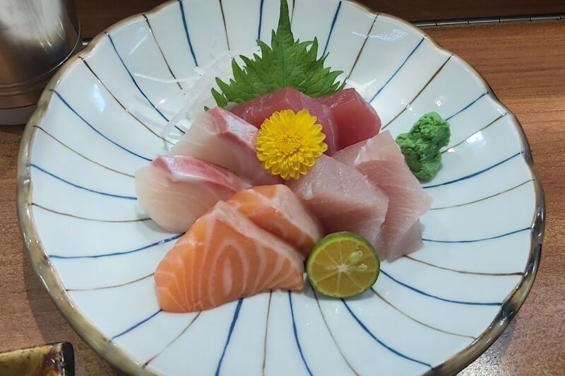峰鮨日本料理的綜合生魚片