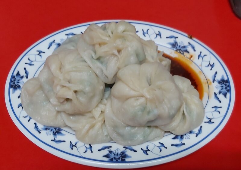 A plate of Jixiang Soup Dumplings has 10 pieces.