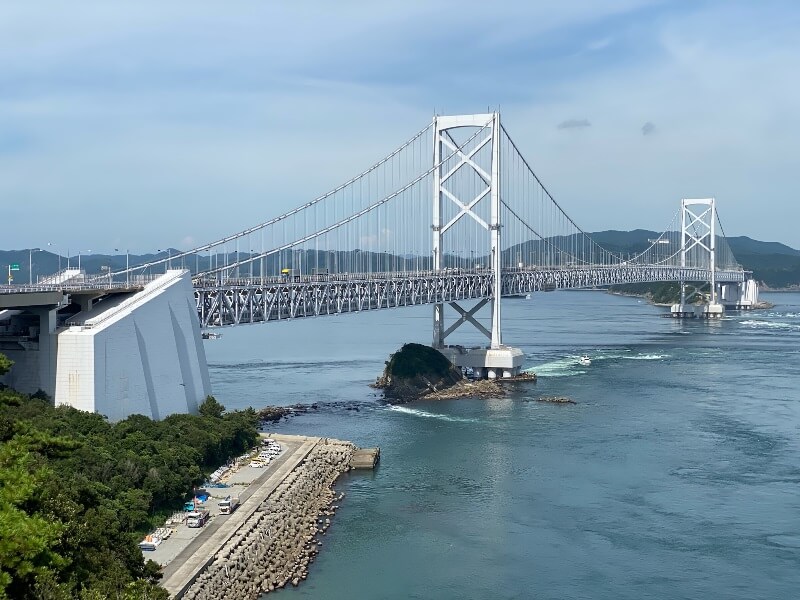 從御茶園觀景台看鳴門大橋