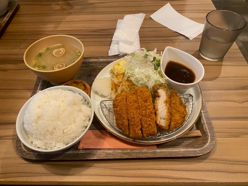 香川食堂兵庫町店吃國產炸豬排套餐