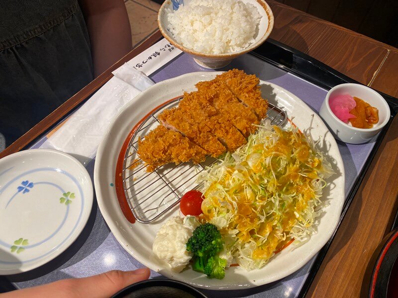 田村銀勝亭小田原車站地下店的腰內豬排定食