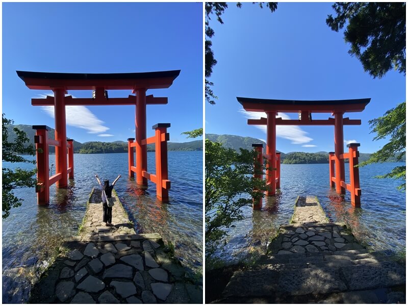 箱根神社下の湖畔にある平和の鳥居で写真を撮る
