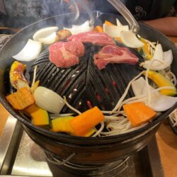 旭川成吉思汗大黑屋好吃的羊肉與青菜