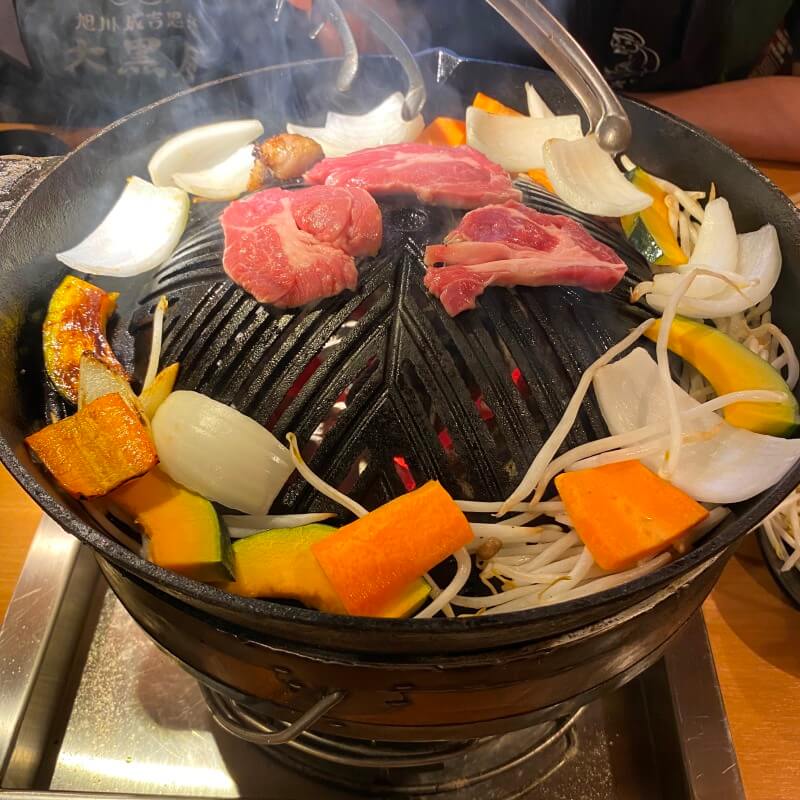 旭川成吉思汗大黑屋好吃的羊肉與青菜
