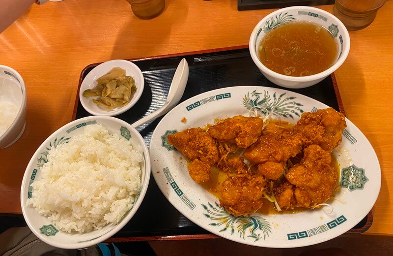 日高屋淺草雷門店的雙龍雞肉套餐